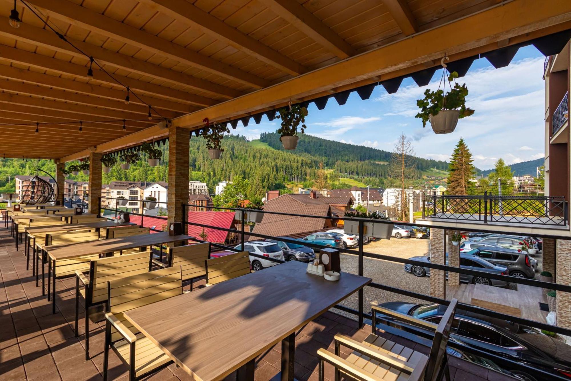 Gold Palace Wellness & Spa Bukovel Exteriör bild